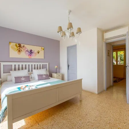 Beautiful 5 Bedroom Provencal Villa