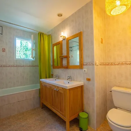 Beautiful 5 Bedroom Provencal Villa Vila